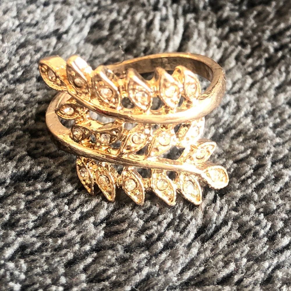 Ring - Picture 2 of 3